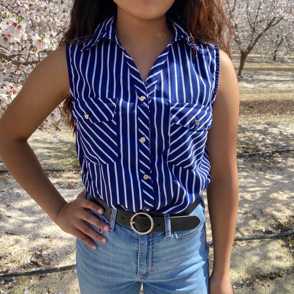 Striped Sleeveless Blouse